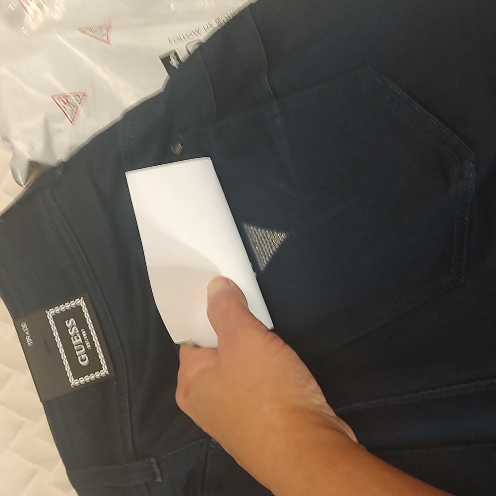 GUESS Jeans - Picture 3 of 4